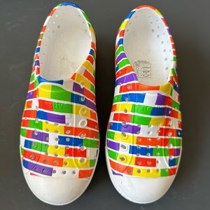 NEW IN BOX Native Jefferson crayon print shoes 12C